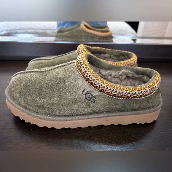 UGG Tasman Burt Olive Shearling Shoes Slippers, excellent! Size 9 - Picture 2 of 6